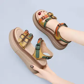 Кожаные сандалии для женской верхней одежды, лето 2023, новые однотонные туфли-маффины с лентой в тон, повседневная женская обувь в римском стиле